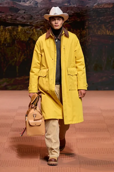 Look 48